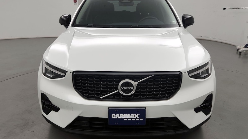 2023 Volvo XC40 B4 Ultimate 2