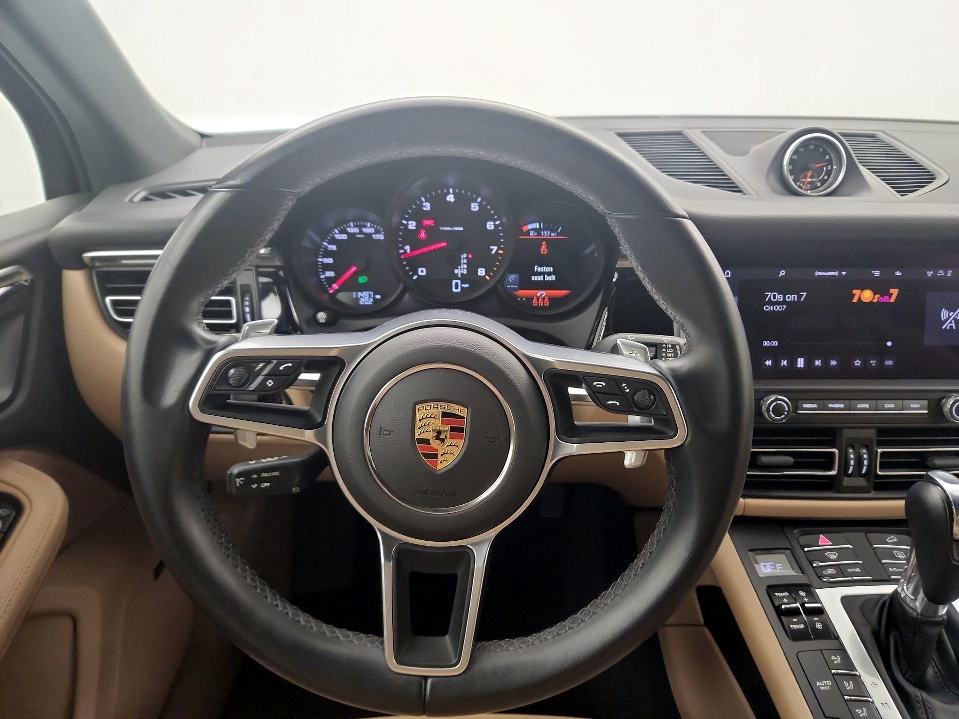 Thumbnail: 2021 Porsche Macan - 10