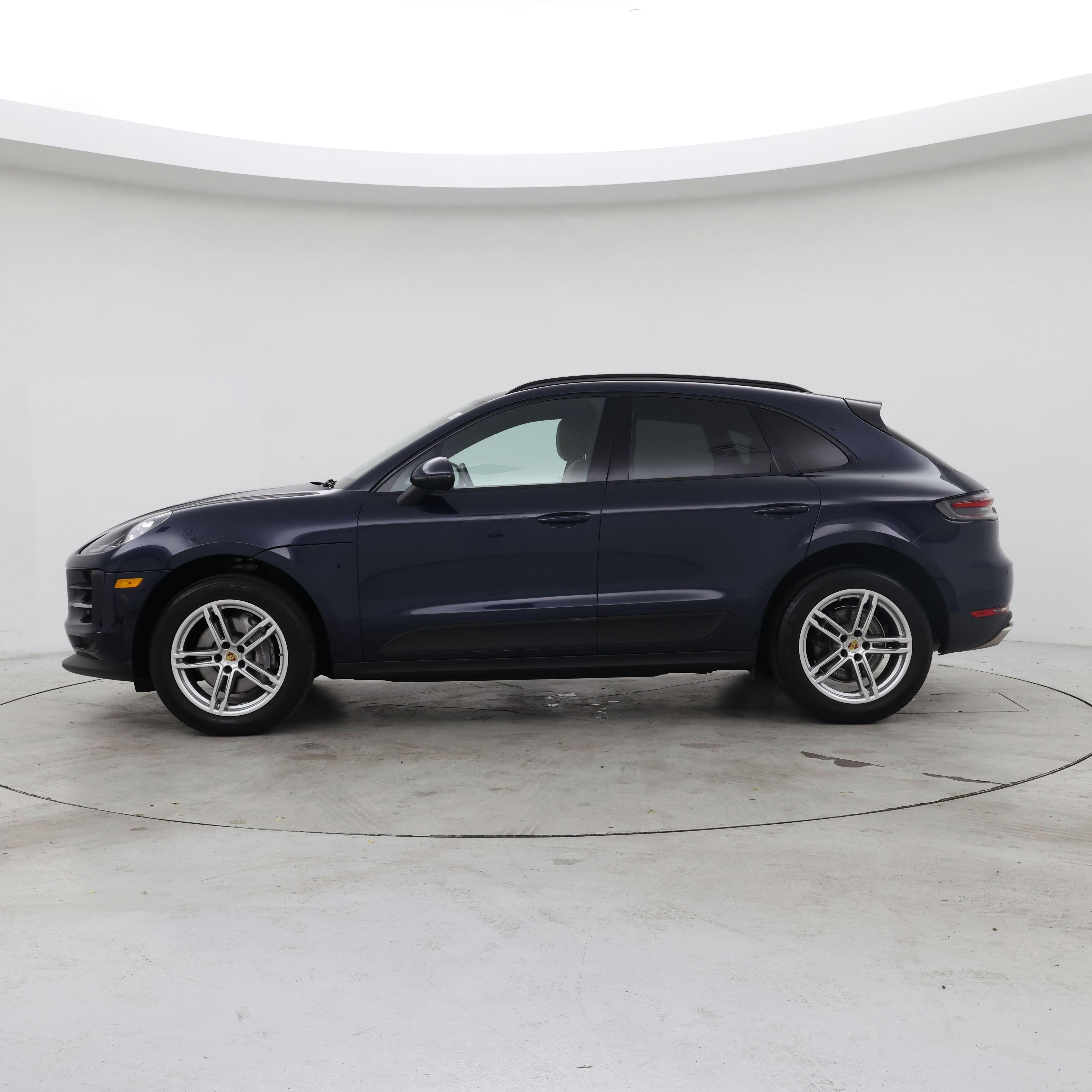 Thumbnail: 2021 Porsche Macan - 3