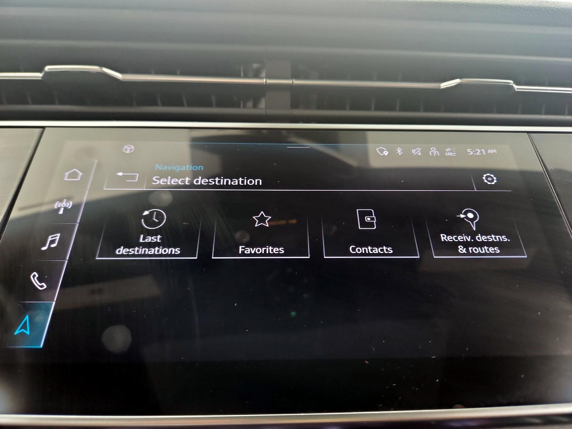 Thumbnail: 2021 Audi Q8 - 14