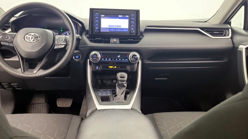 2019 Toyota RAV4 XLE 9