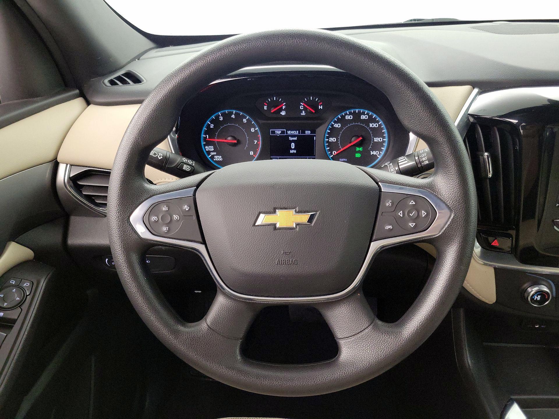 Thumbnail: 2022 Chevrolet Traverse - 10