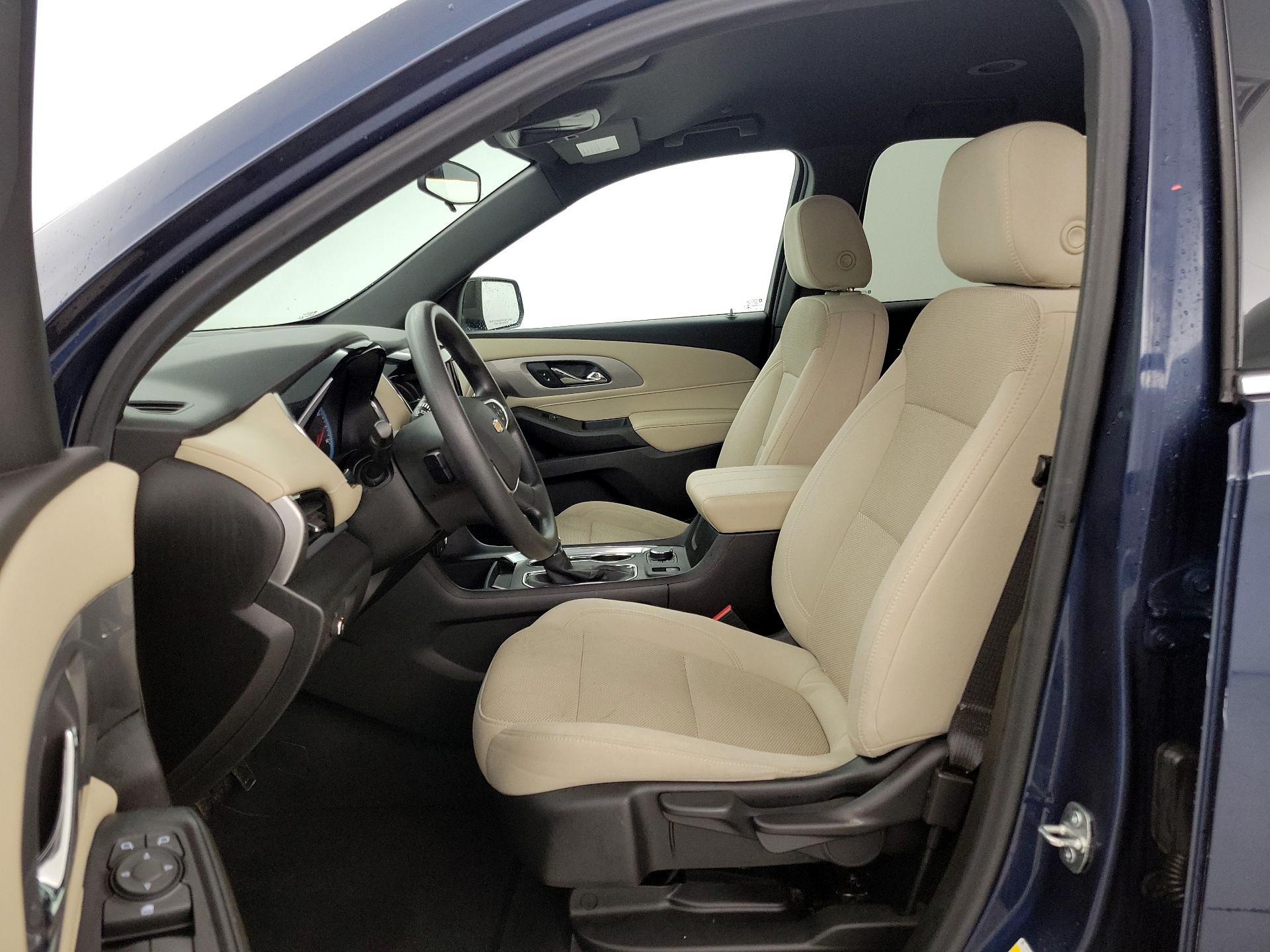 Thumbnail: 2022 Chevrolet Traverse - 11