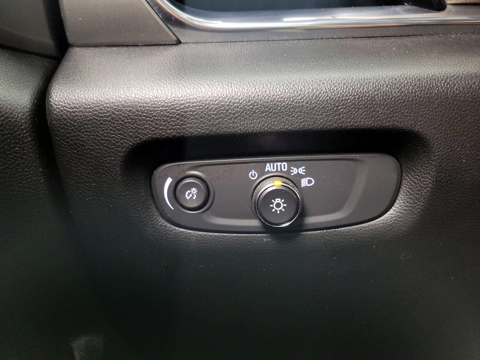 Thumbnail: 2022 Chevrolet Traverse - 13