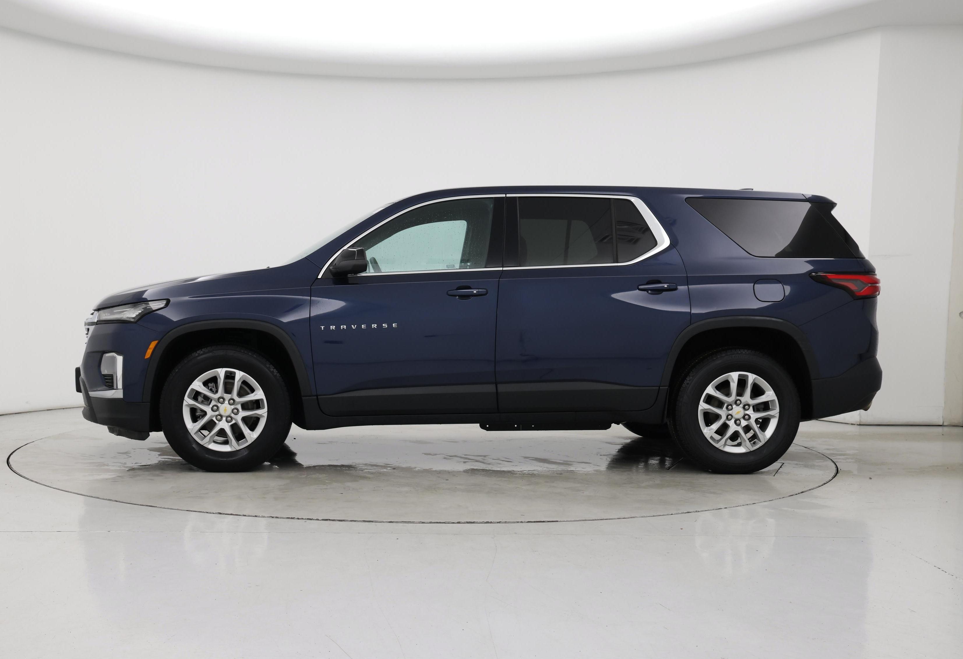 Thumbnail: 2022 Chevrolet Traverse - 3