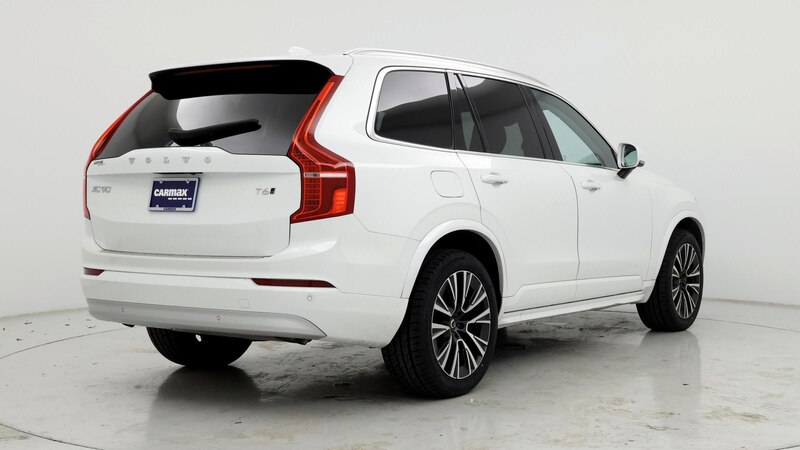 2022 Volvo XC90 T6 Momentum 8