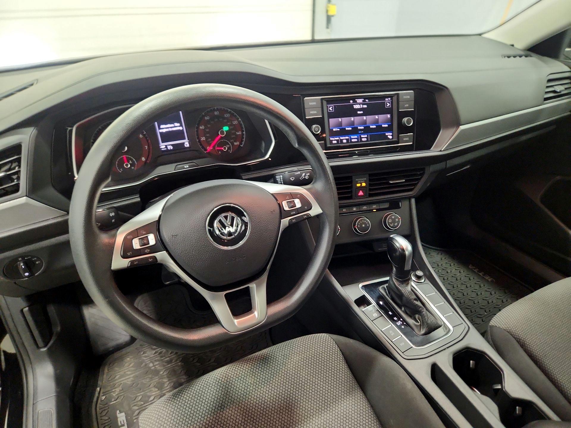 Thumbnail: 2020 Volkswagen Jetta - 9