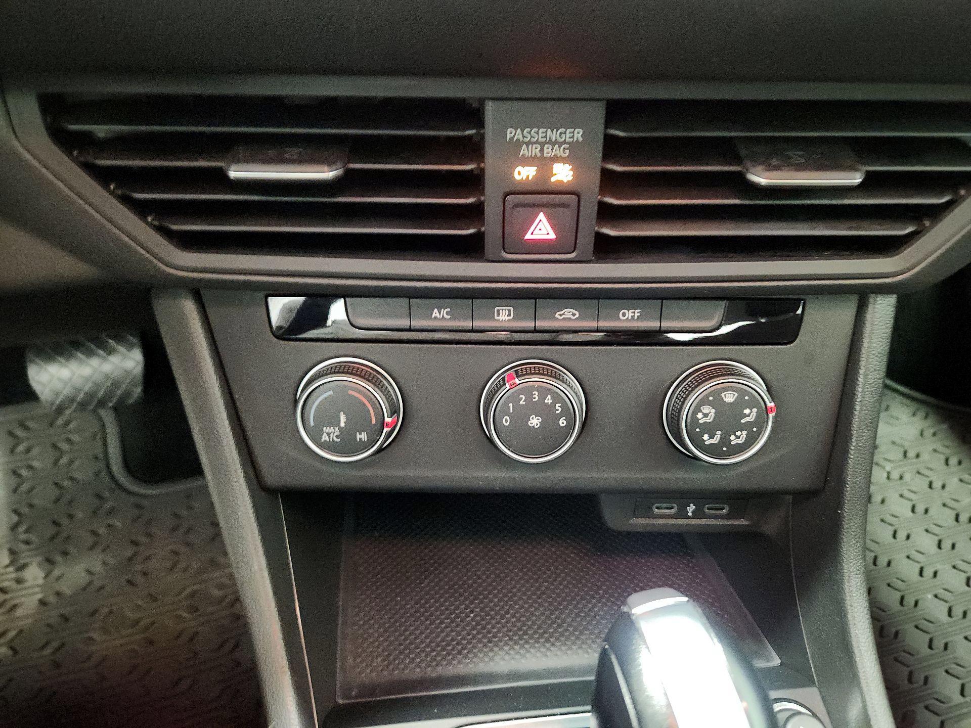 Thumbnail: 2020 Volkswagen Jetta - 16