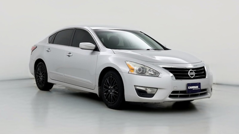 2015 Nissan Altima S Hero Image