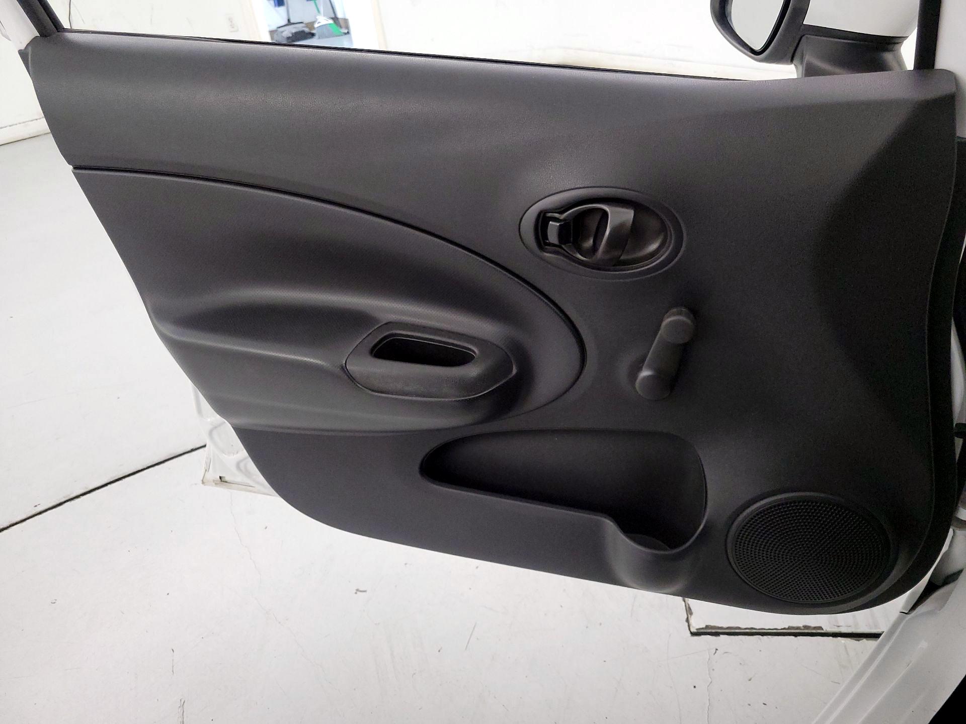 Thumbnail: 2017 Nissan Versa Note - 12
