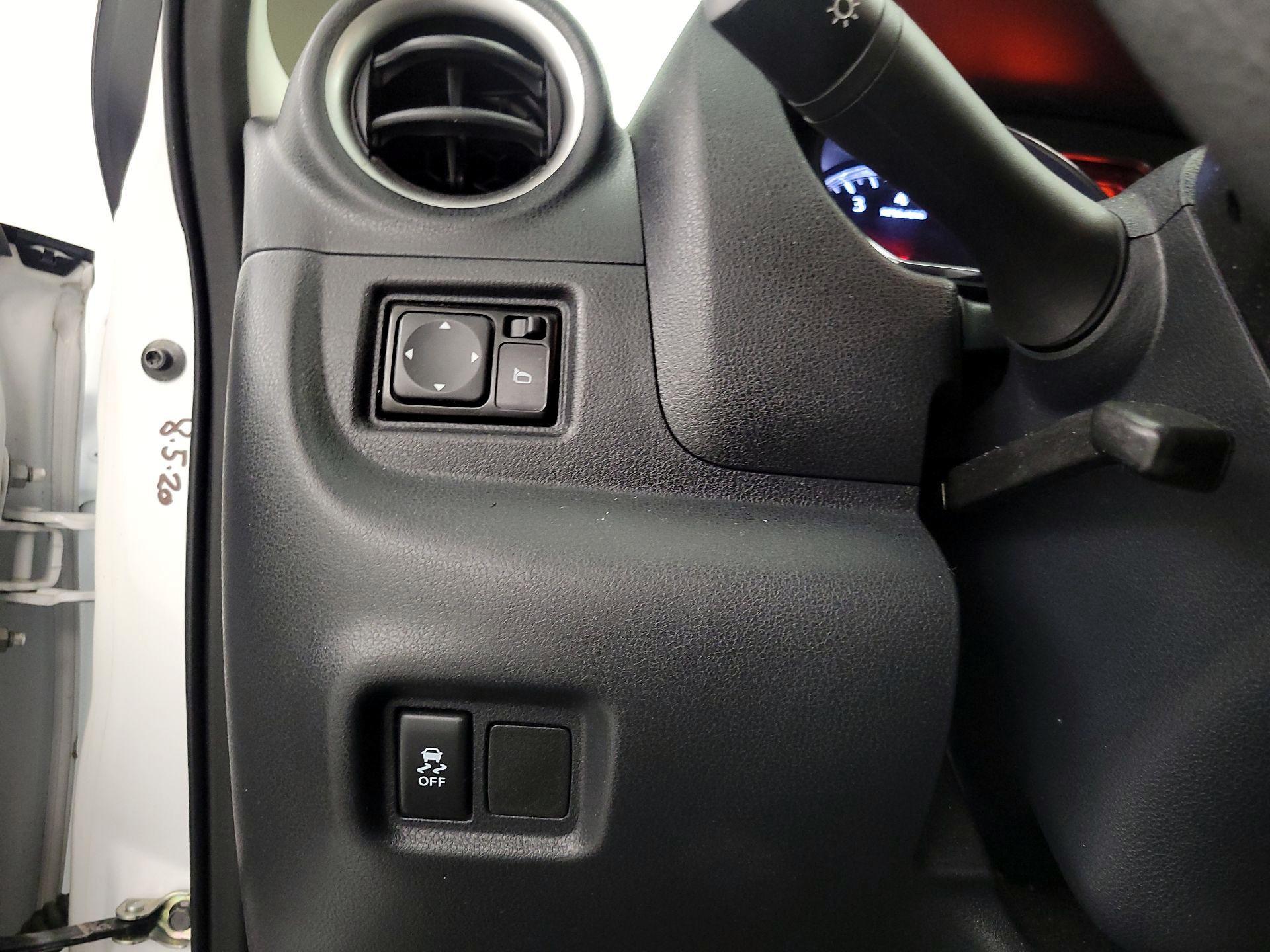 Thumbnail: 2017 Nissan Versa Note - 13