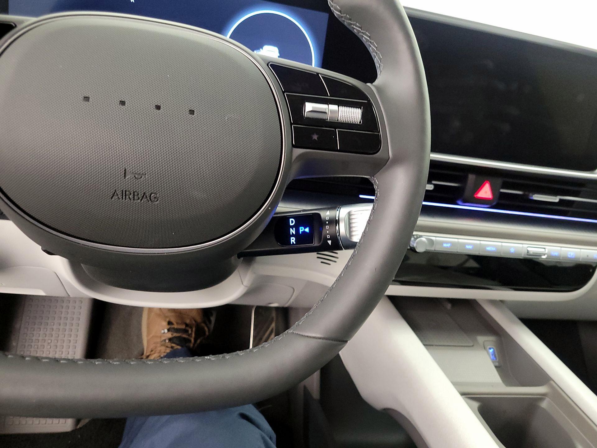 Thumbnail: 2023 Hyundai Ioniq 6 - 18