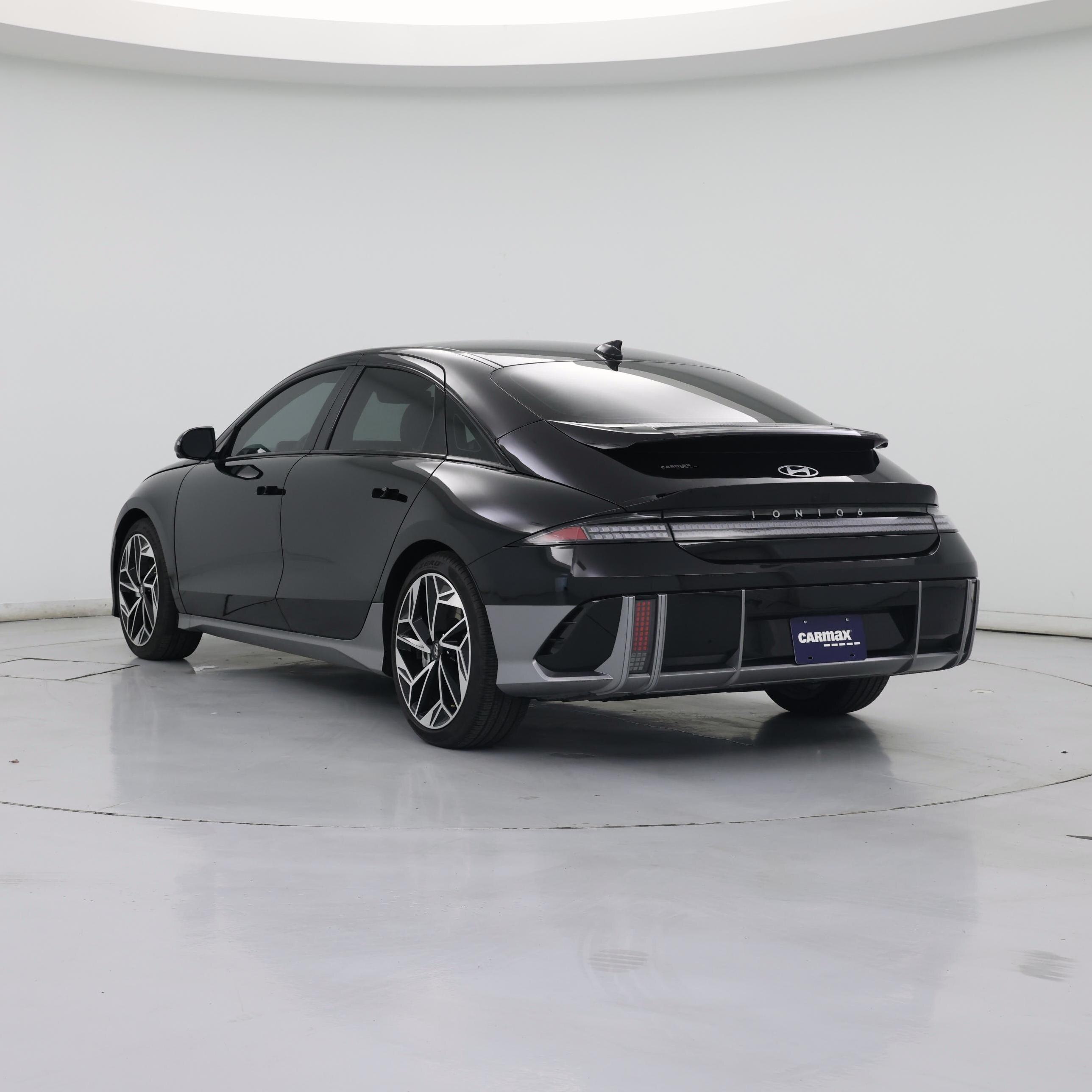 Thumbnail: 2023 Hyundai Ioniq 6 - 2