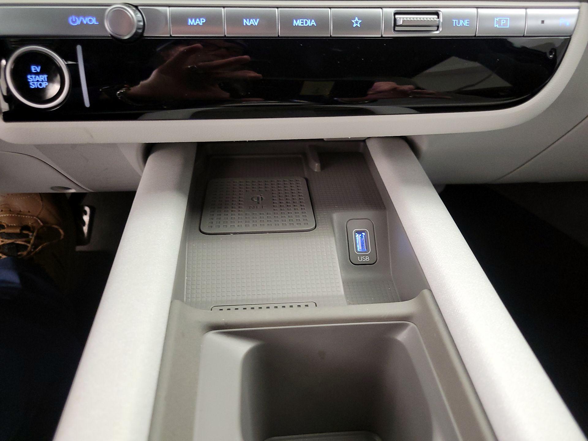 Thumbnail: 2023 Hyundai Ioniq 6 - 19
