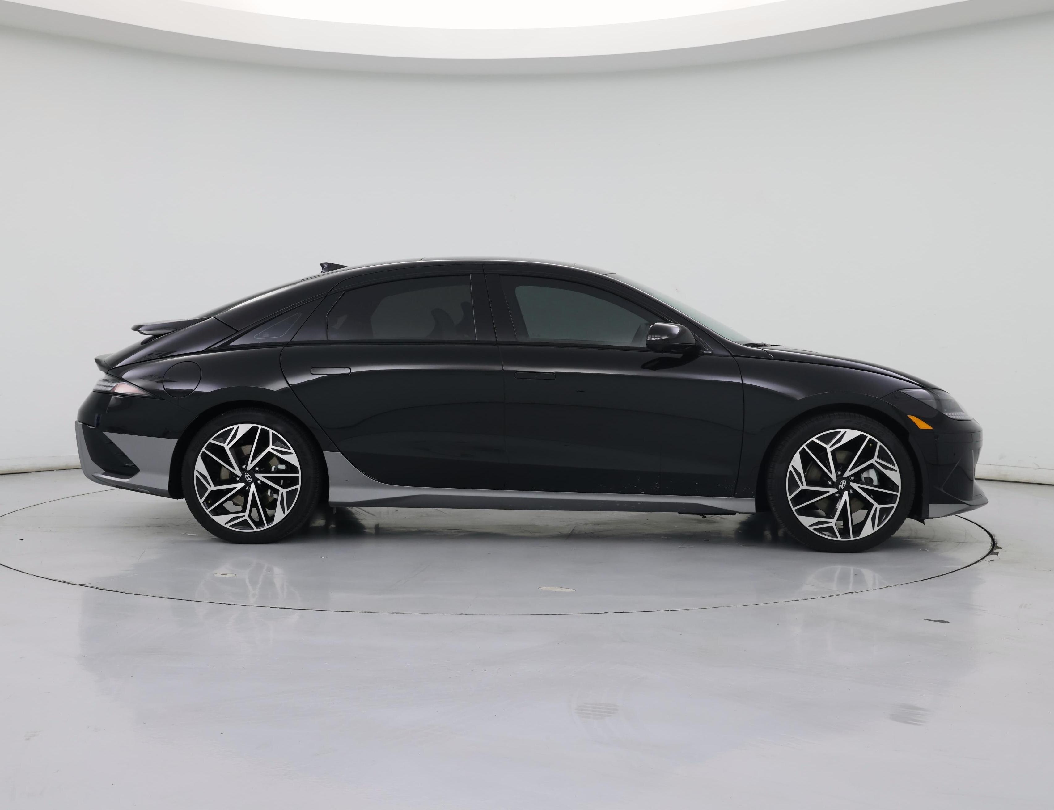 Thumbnail: 2023 Hyundai Ioniq 6 - 7