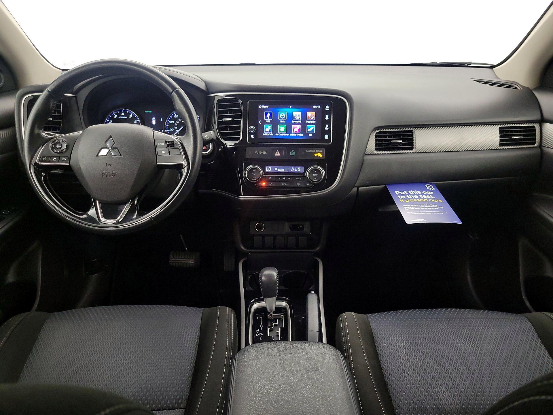 Thumbnail: 2018 Mitsubishi Outlander - 9
