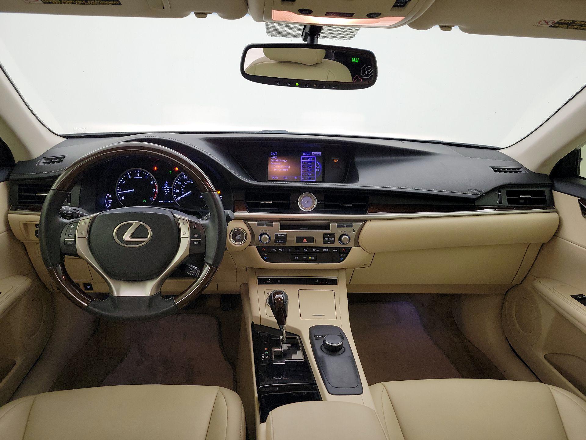 Thumbnail: 2013 Lexus ES - 9