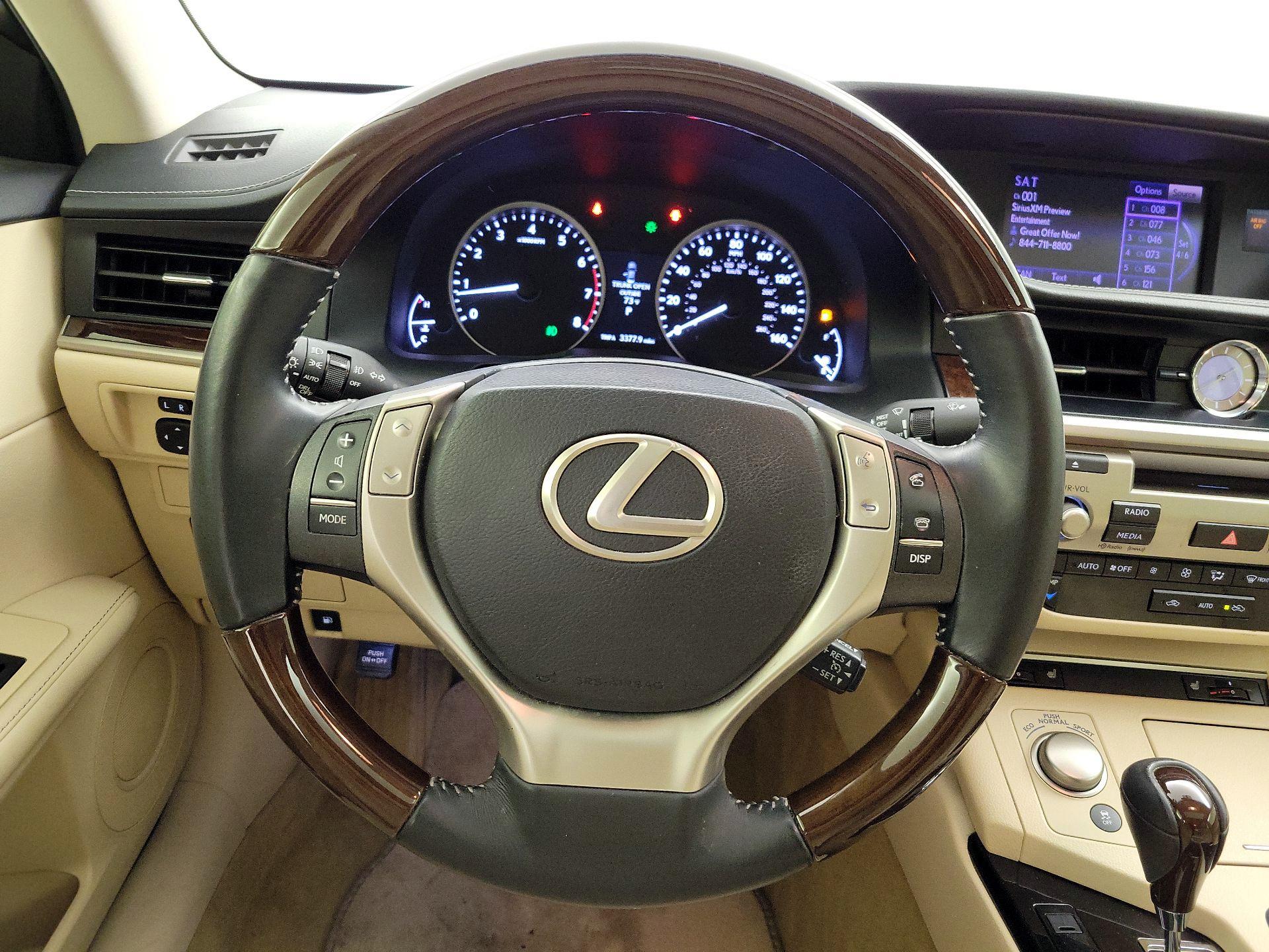 Thumbnail: 2013 Lexus ES - 10