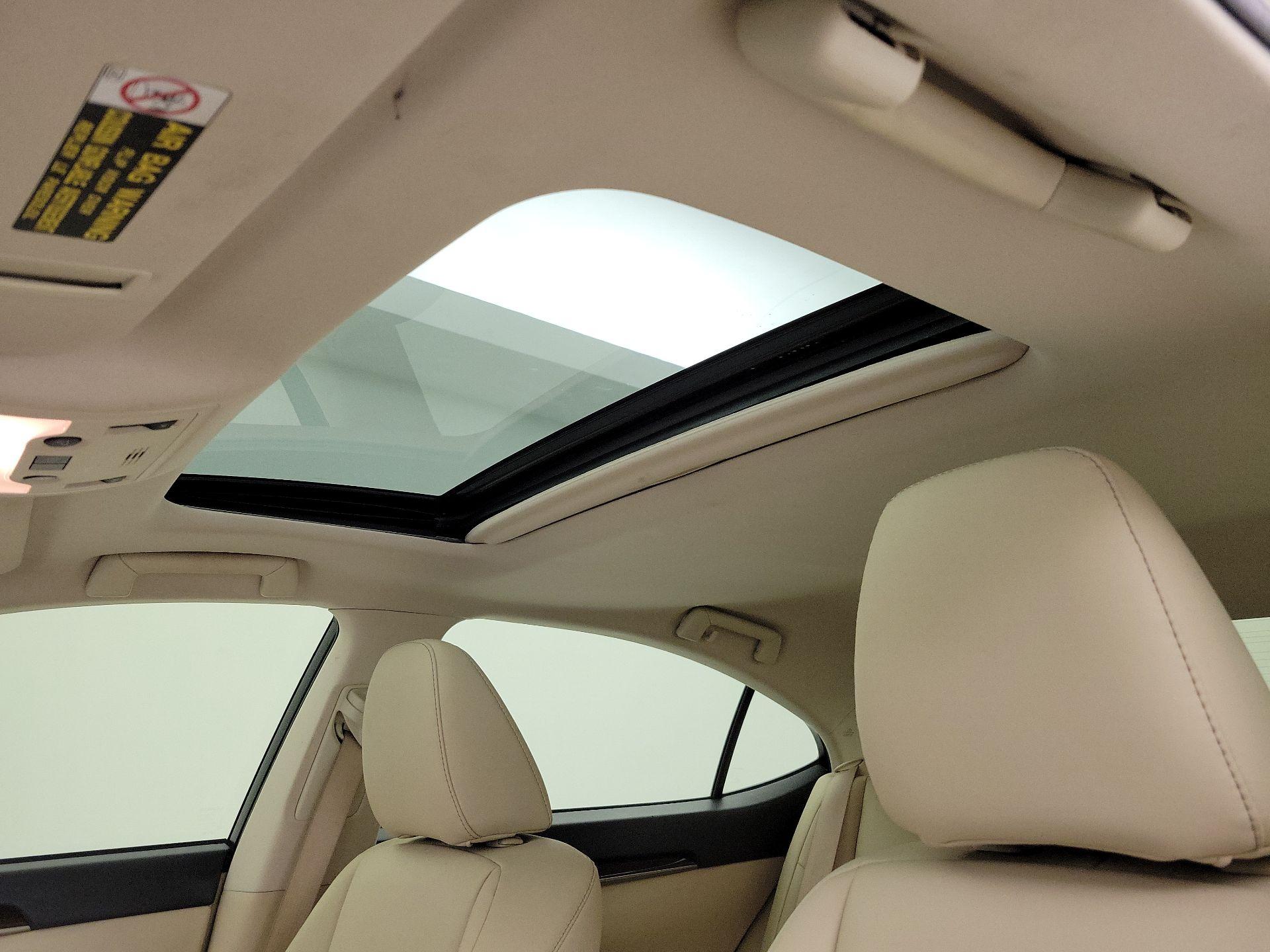 Thumbnail: 2013 Lexus ES - 18