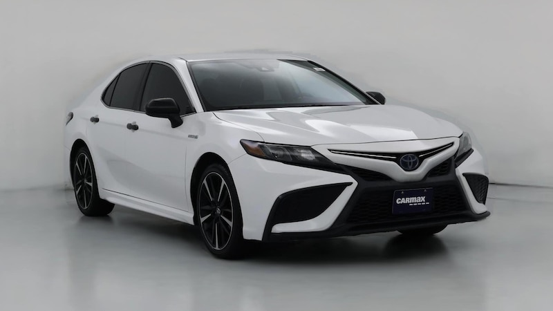 2021 Toyota Camry SE Hero Image