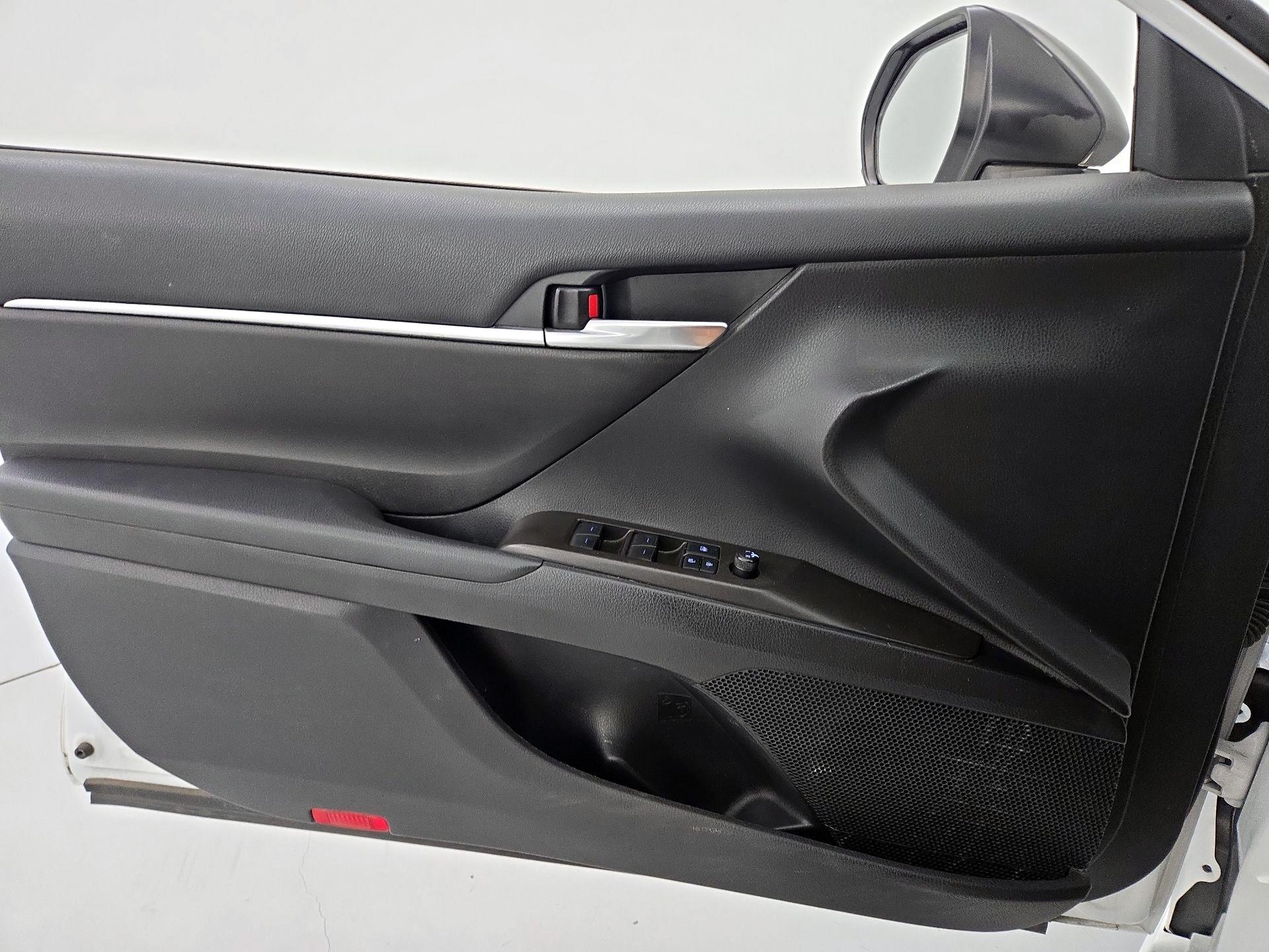 Thumbnail: 2021 Toyota Camry - 12