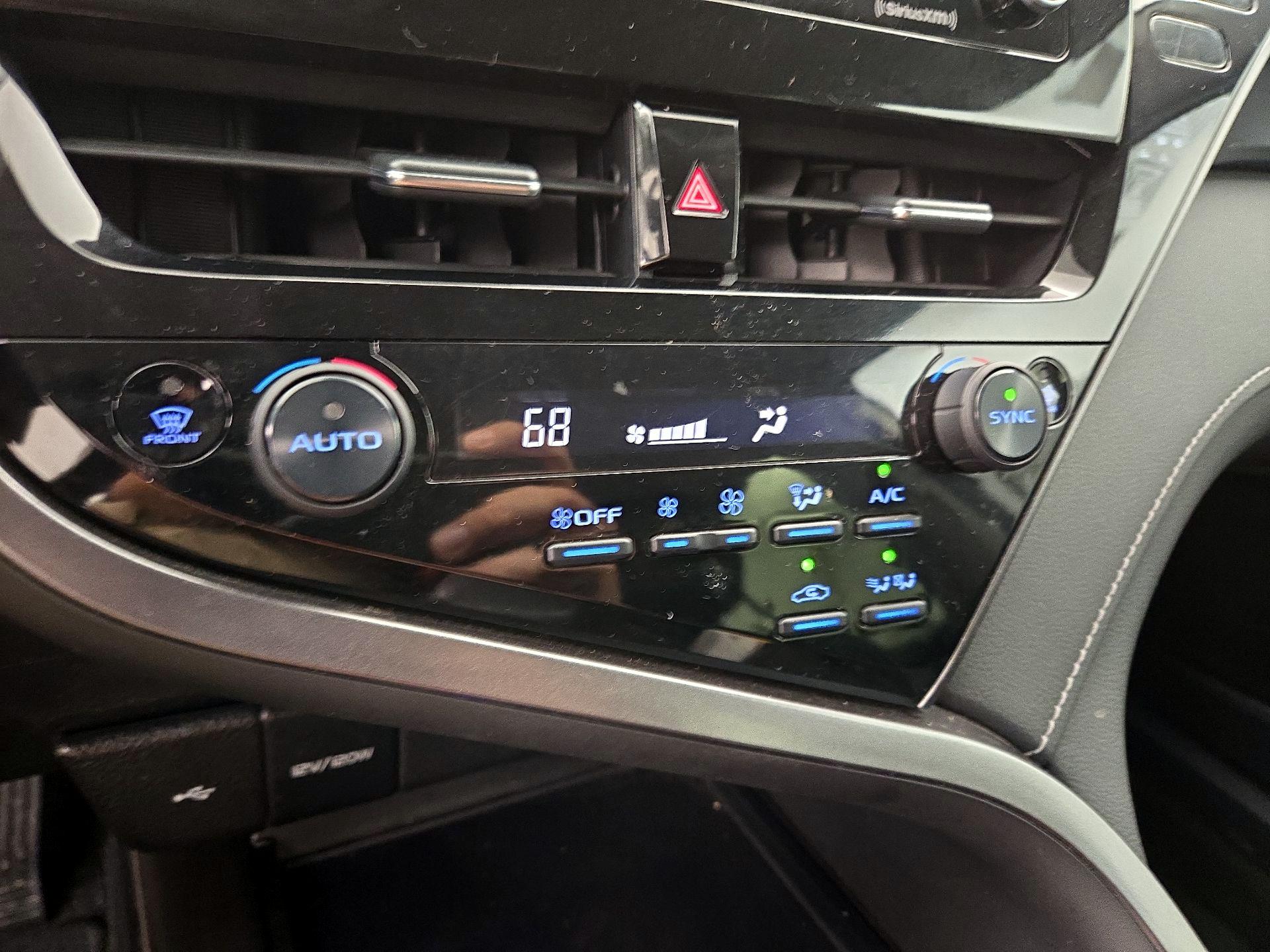 Thumbnail: 2021 Toyota Camry - 16