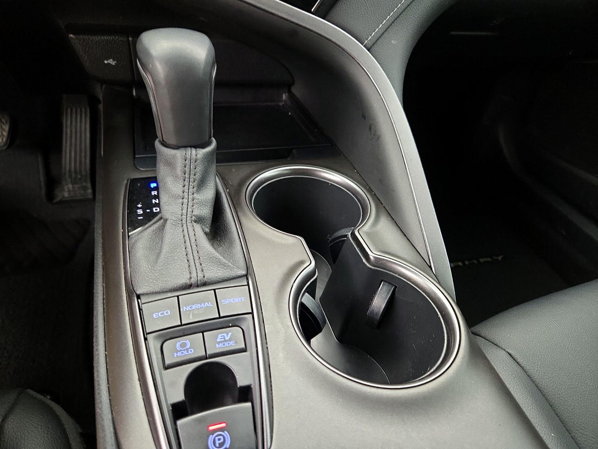 Thumbnail: 2021 Toyota Camry - 17