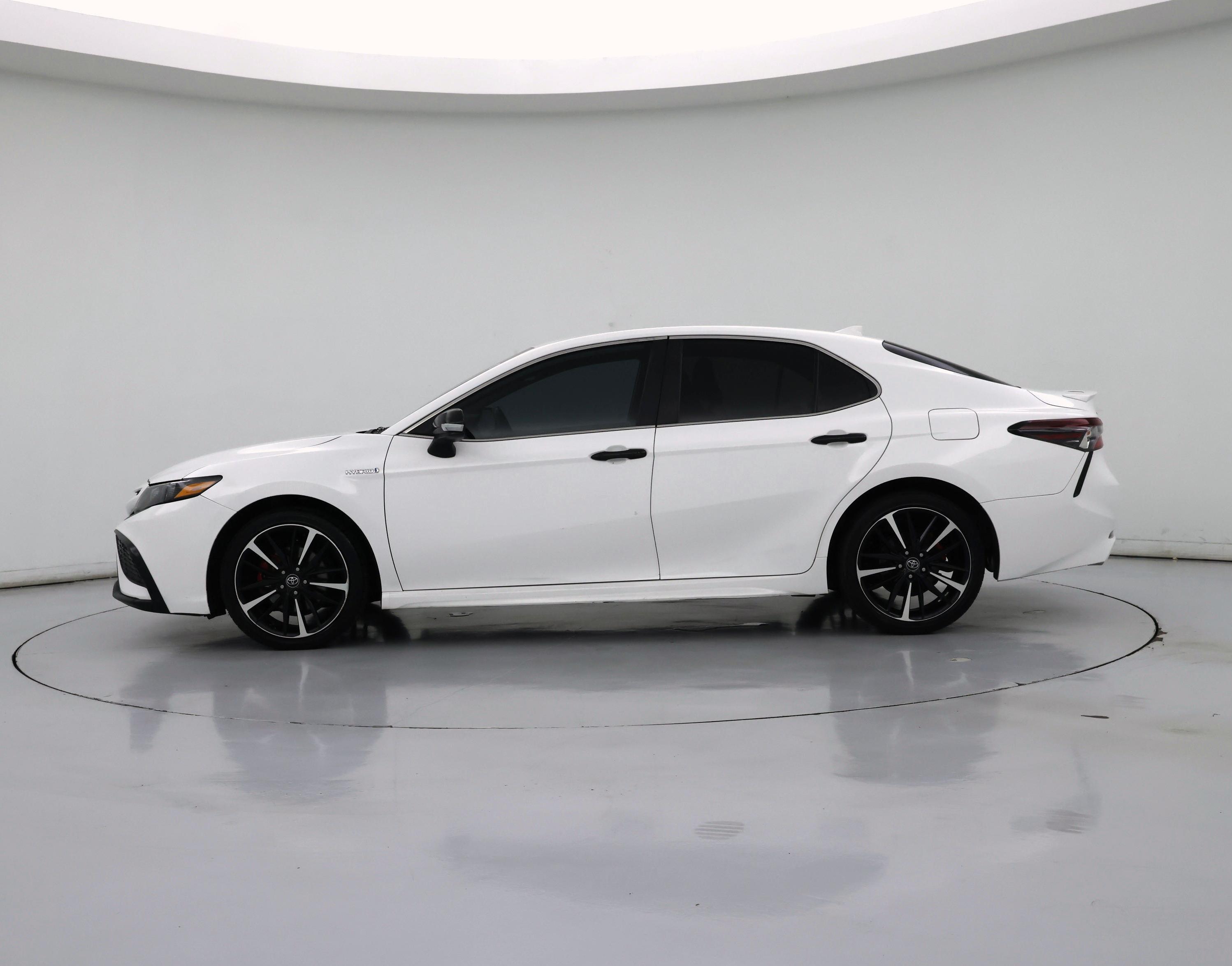 Thumbnail: 2021 Toyota Camry - 3