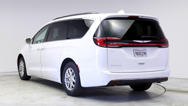 2022 Chrysler Pacifica Touring L 2