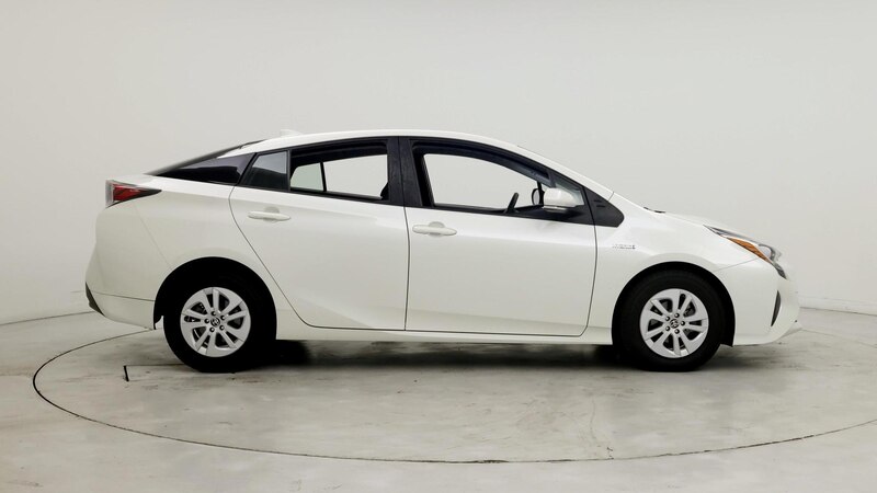 2016 Toyota Prius Two 7