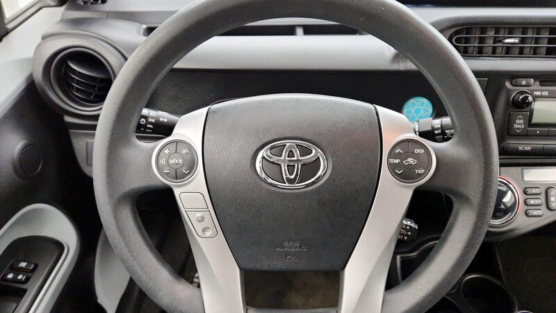 2014 Toyota Prius c Four 10