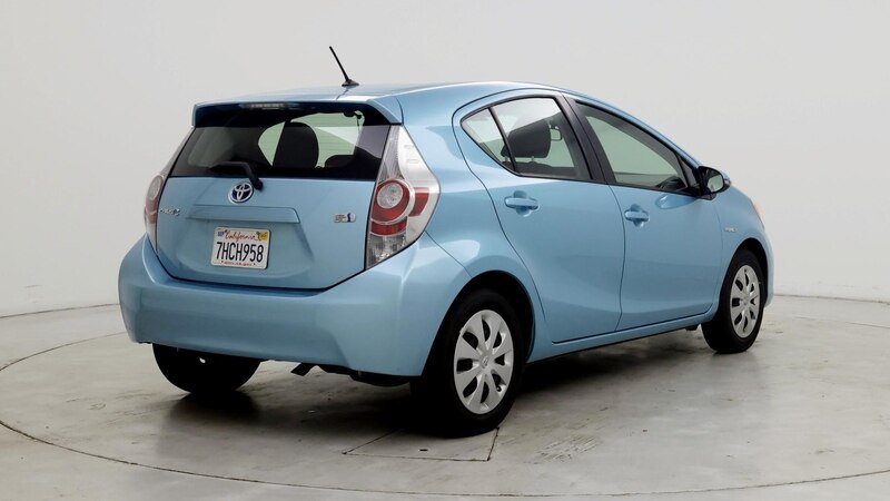 2014 Toyota Prius c Four 8