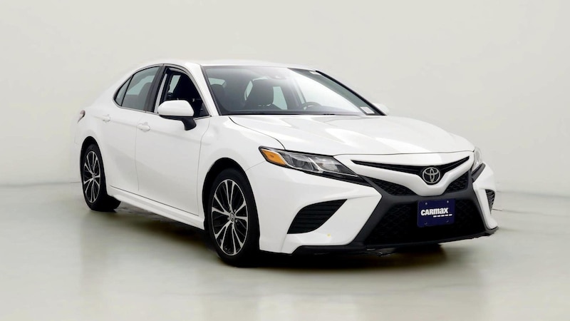 2020 Toyota Camry SE Hero Image