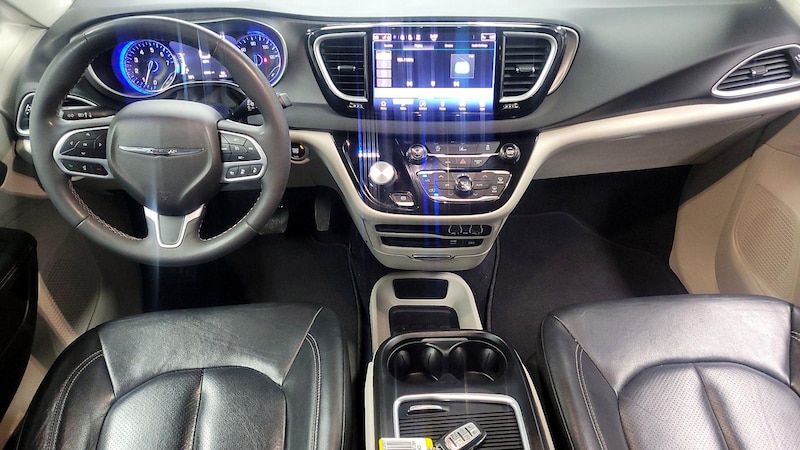 2022 Chrysler Pacifica Touring L 9