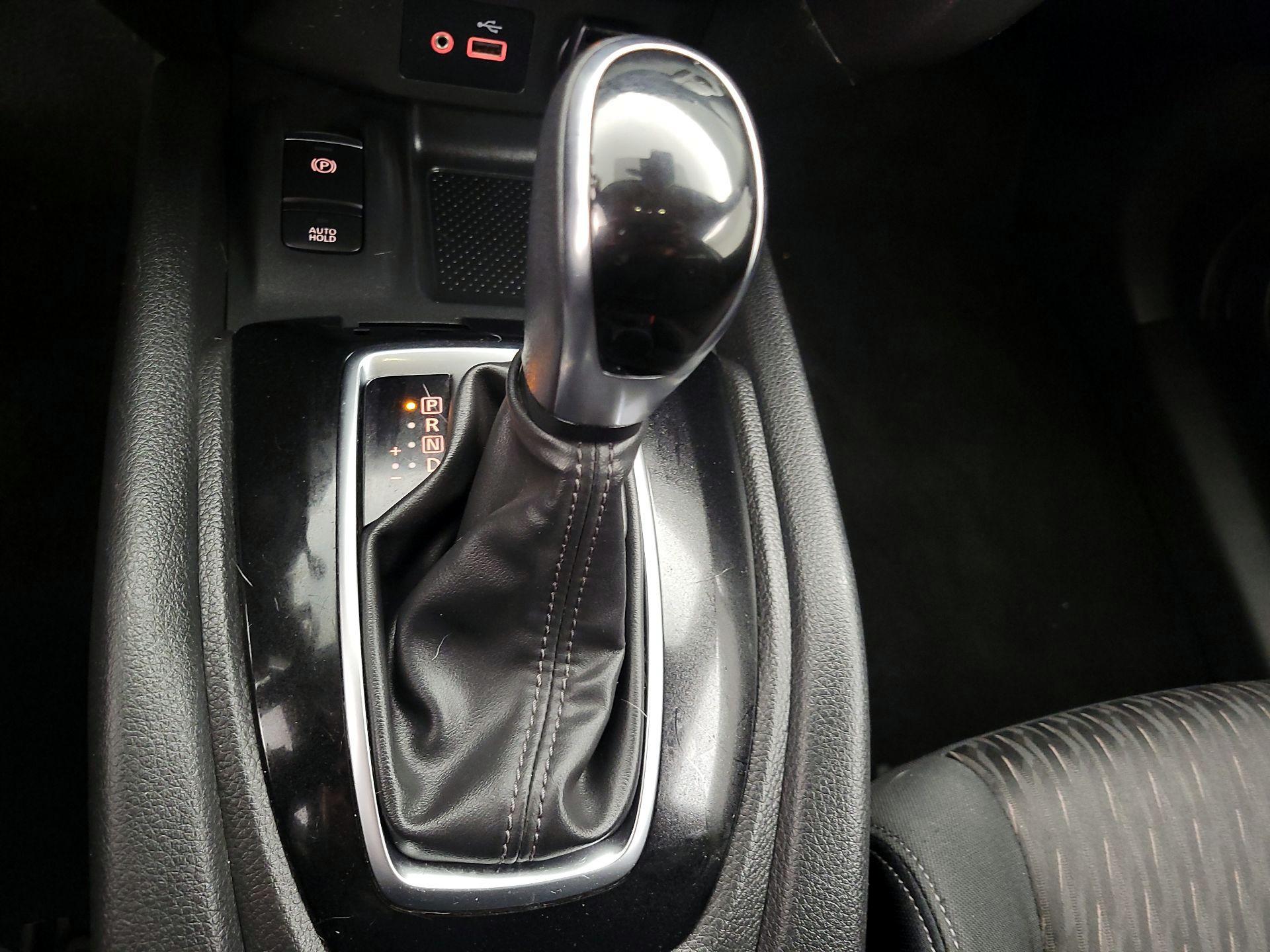 Thumbnail: 2019 Nissan Rogue - 17