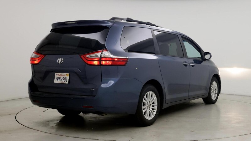 2017 Toyota Sienna XLE 8