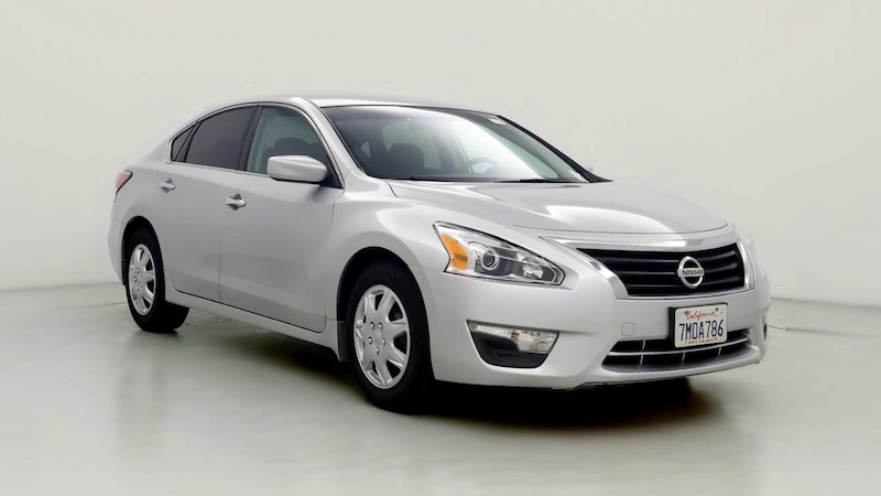 2015 Nissan Altima S Hero Image