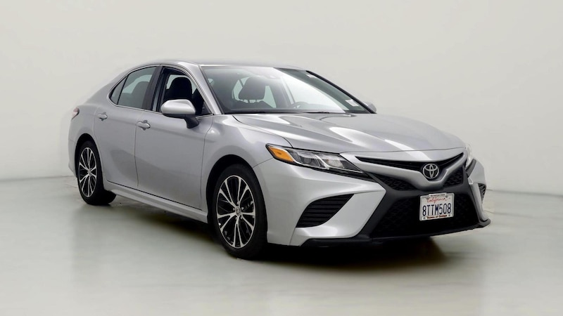 2020 Toyota Camry SE Hero Image