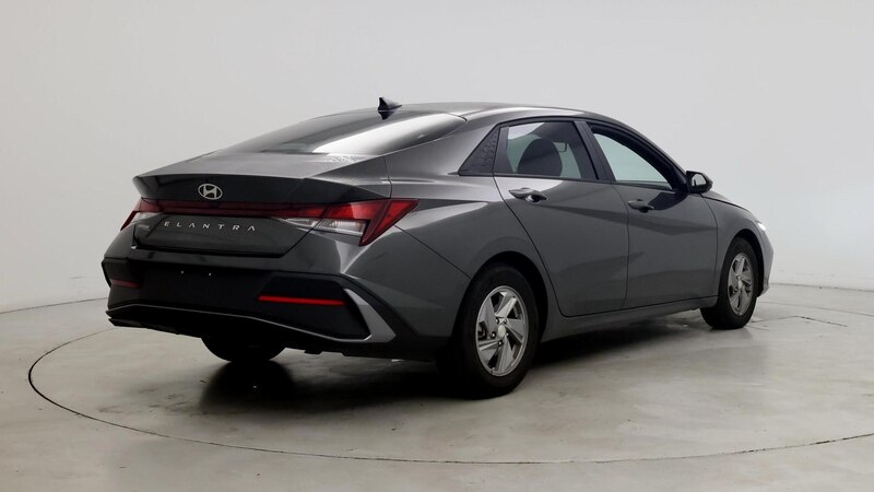 2024 Hyundai Elantra SE 8