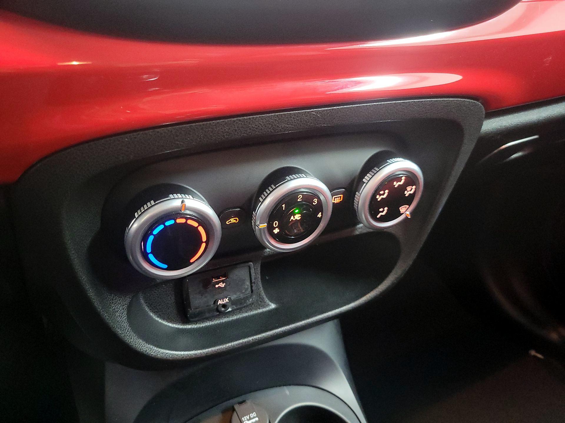 Thumbnail: 2014 Fiat 500L - 14
