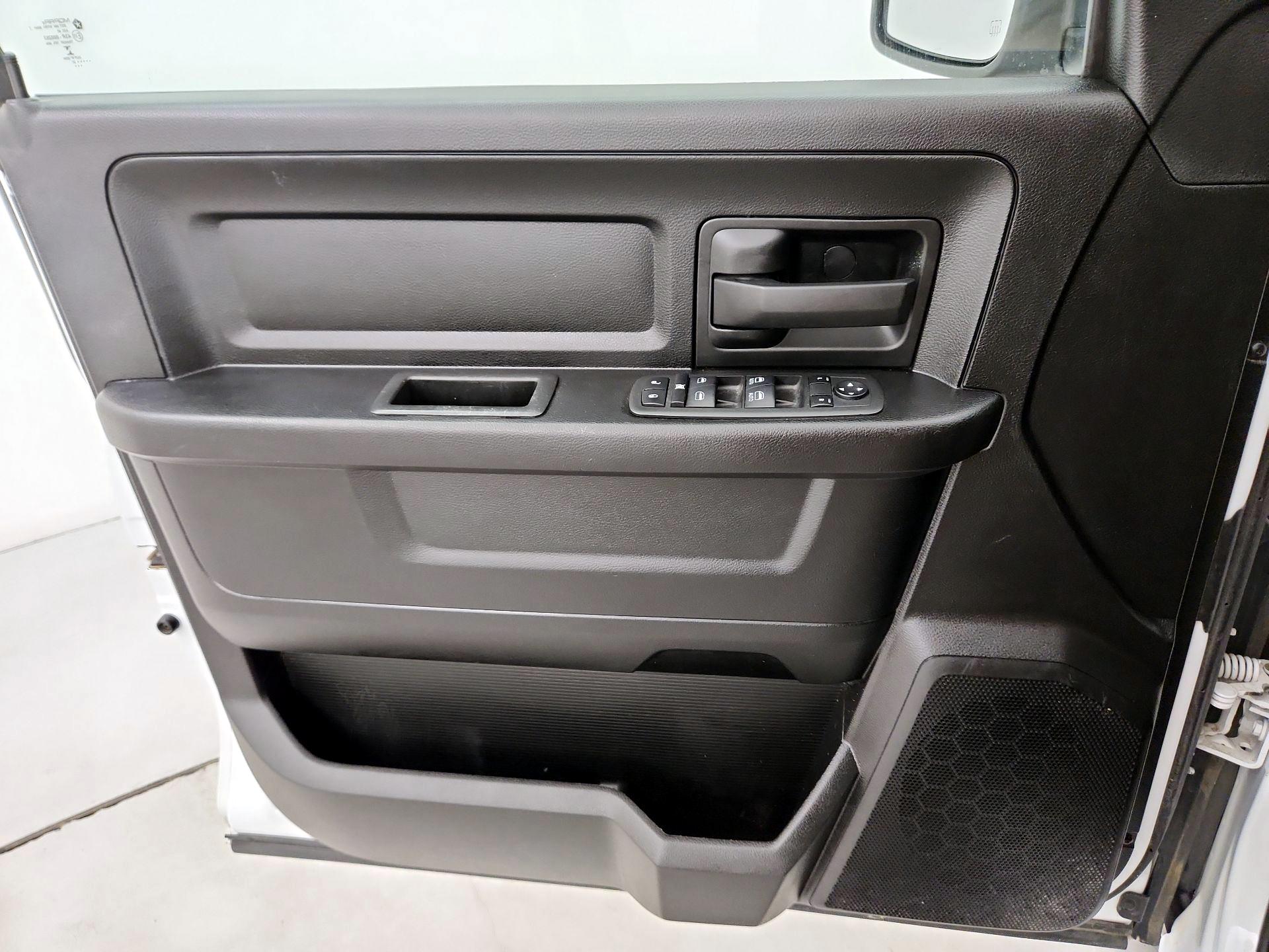 Thumbnail: 2022 RAM 1500 Classic - 12