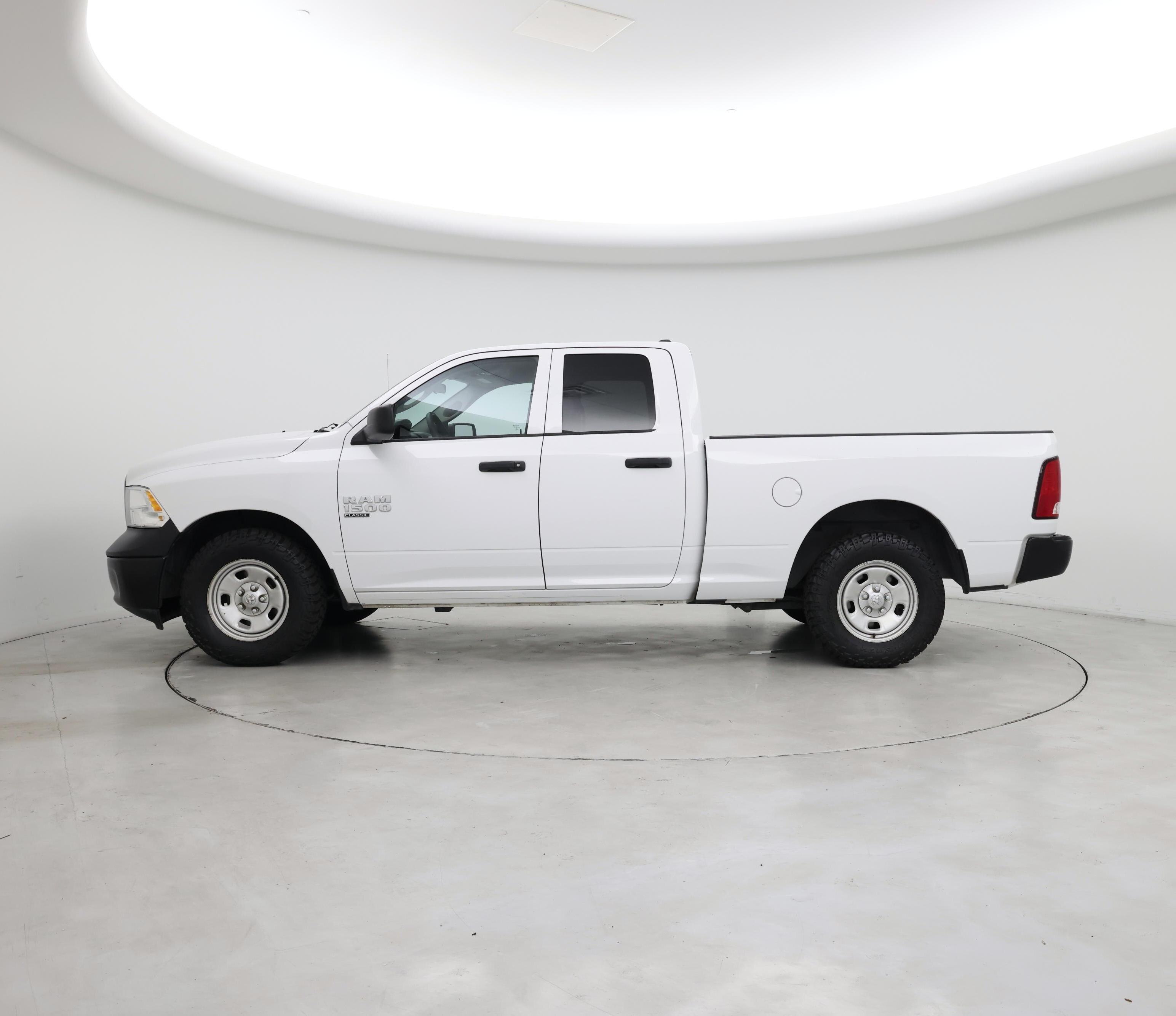 Thumbnail: 2022 RAM 1500 Classic - 3