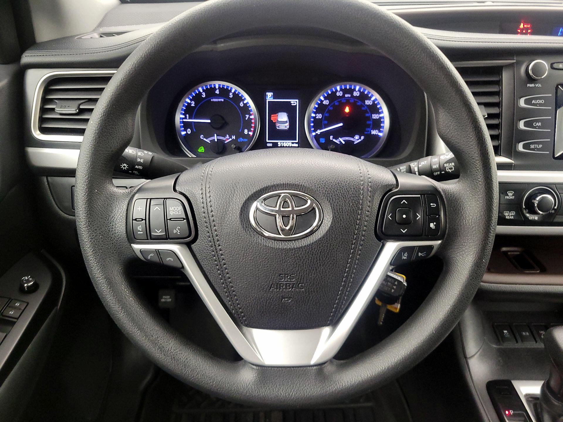 Thumbnail: 2019 Toyota Highlander - 10
