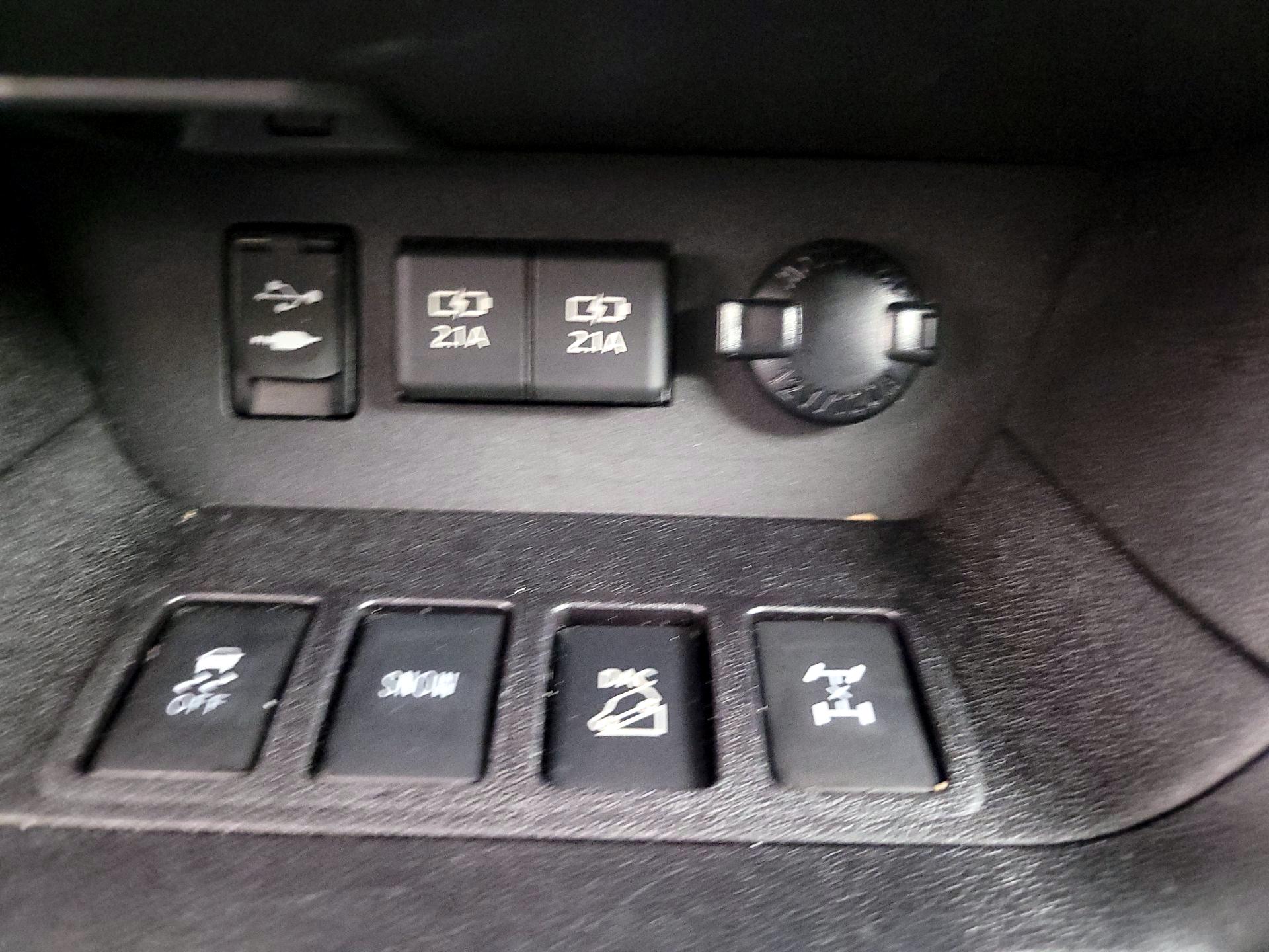 Thumbnail: 2019 Toyota Highlander - 18