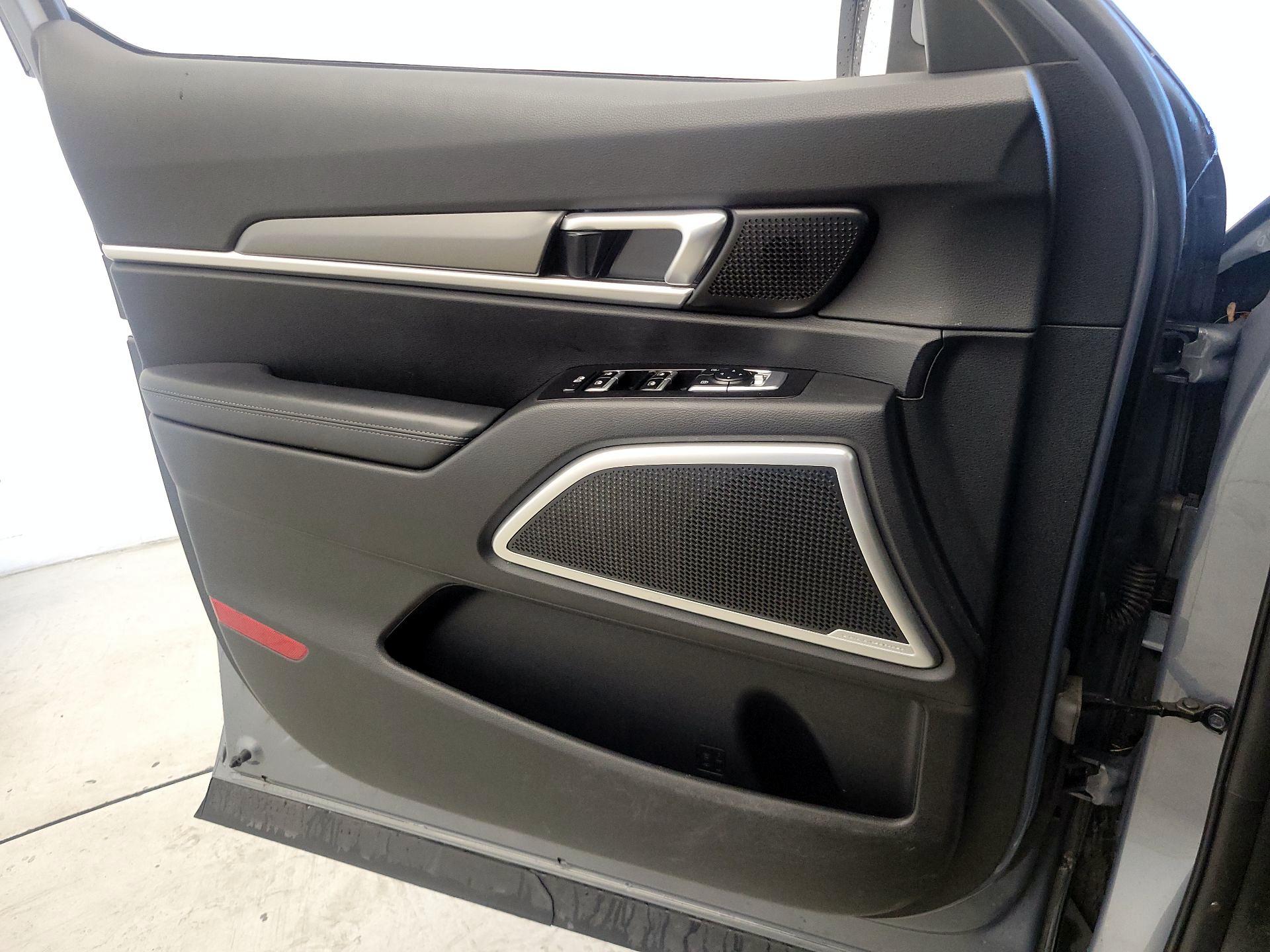 Thumbnail: 2020 Kia Telluride - 12