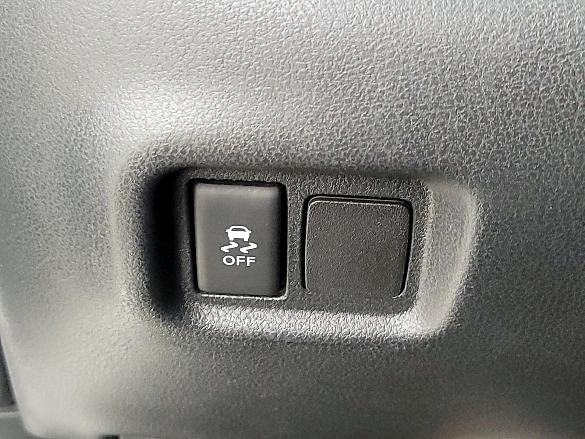 Thumbnail: 2017 Nissan Versa - 13