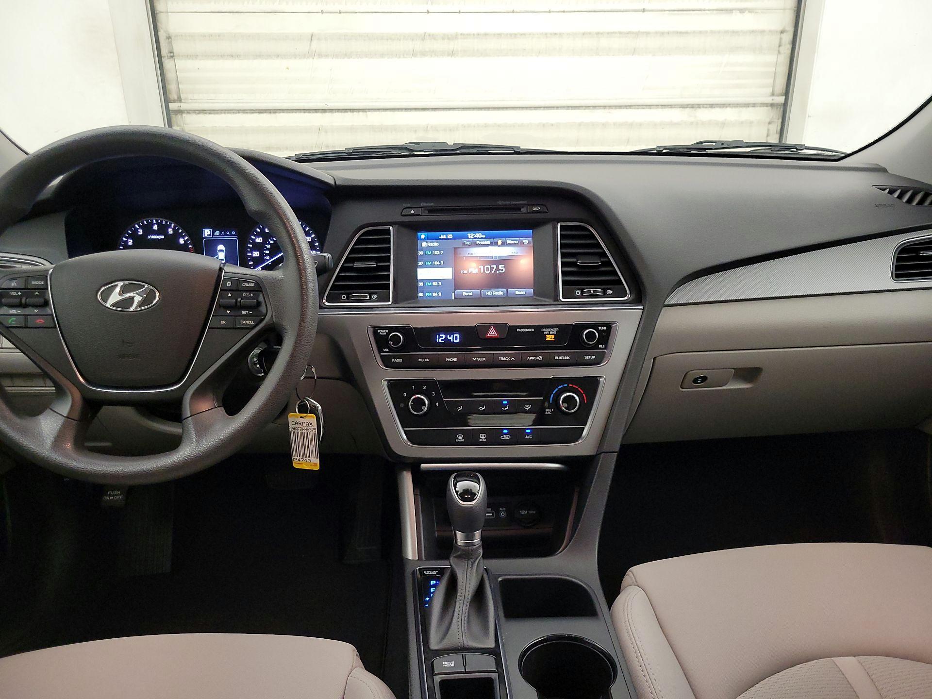 Thumbnail: 2017 Hyundai Sonata - 9
