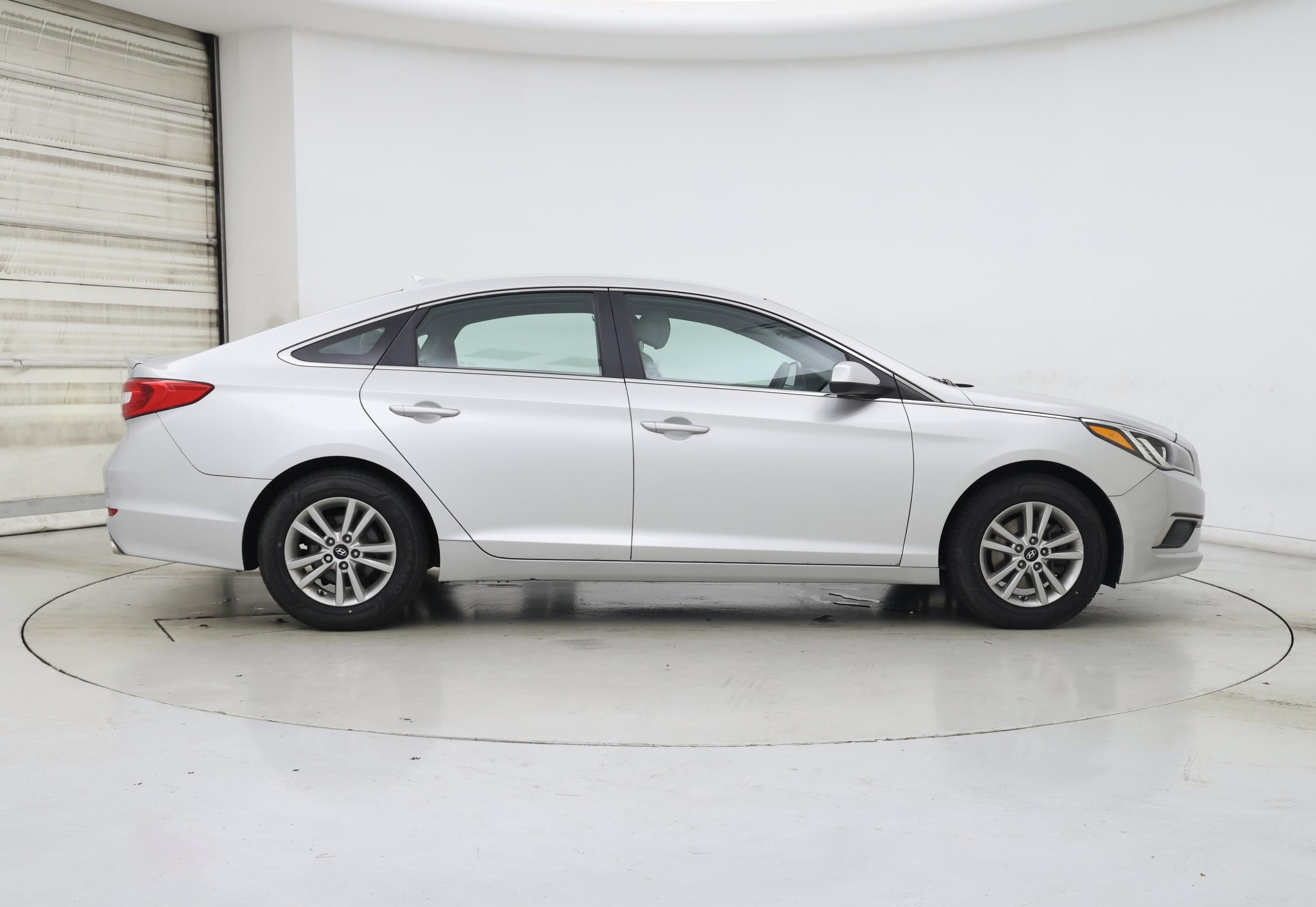 Thumbnail: 2017 Hyundai Sonata - 7