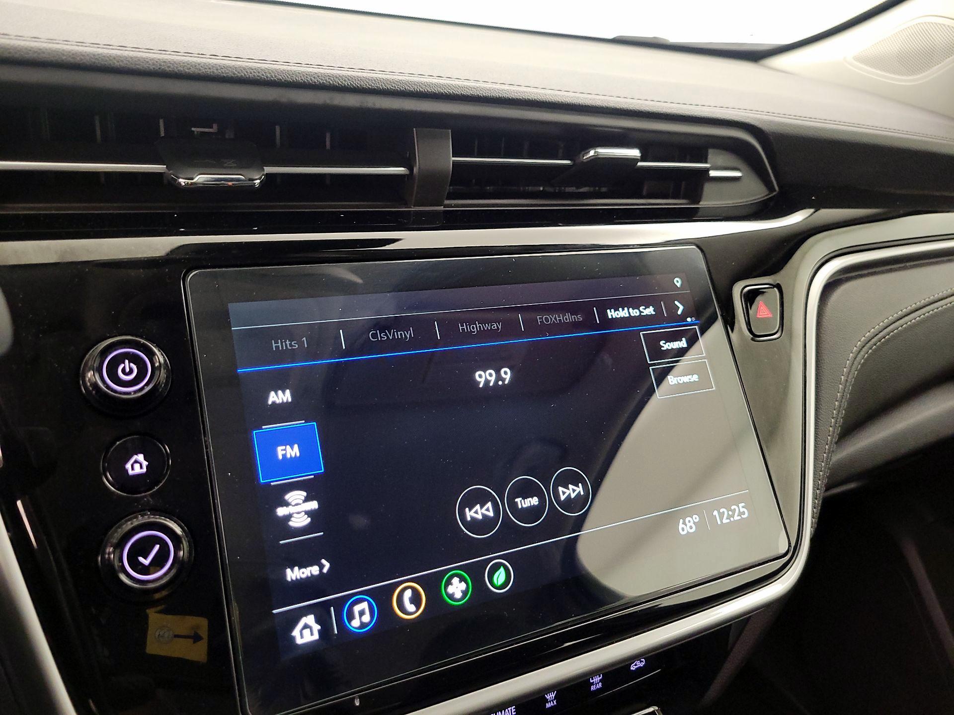 Thumbnail: 2023 Chevrolet Bolt EUV - 15