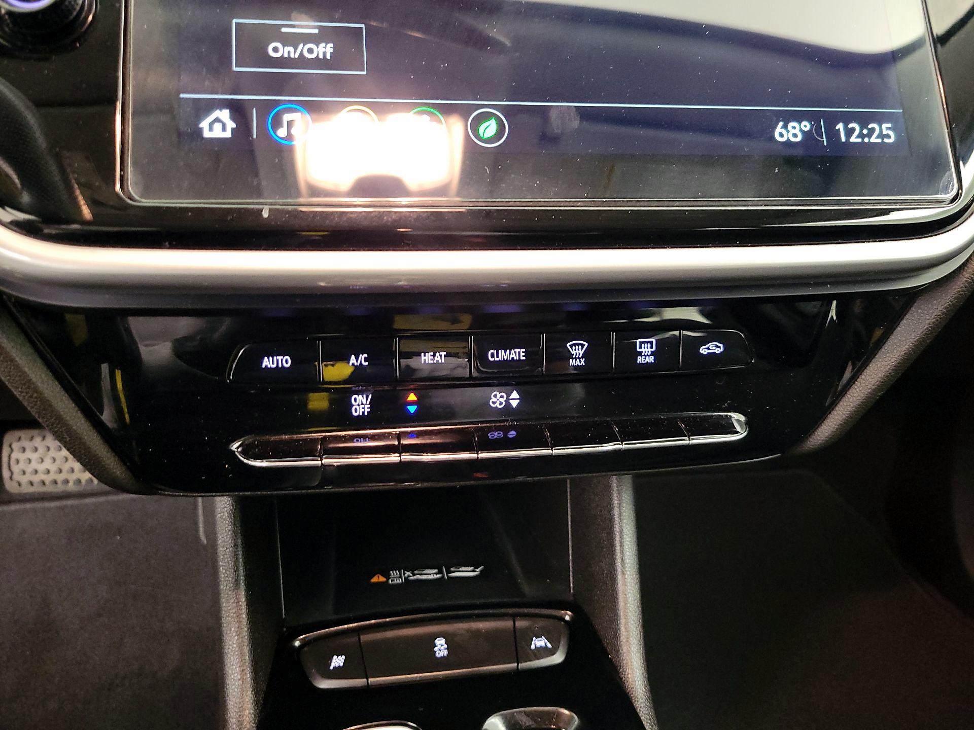 Thumbnail: 2023 Chevrolet Bolt EUV - 16